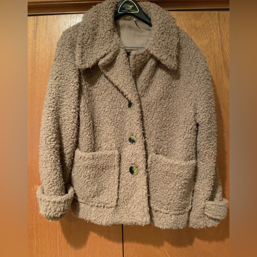 Free People teddy jacket size M. Only worn a couple times.